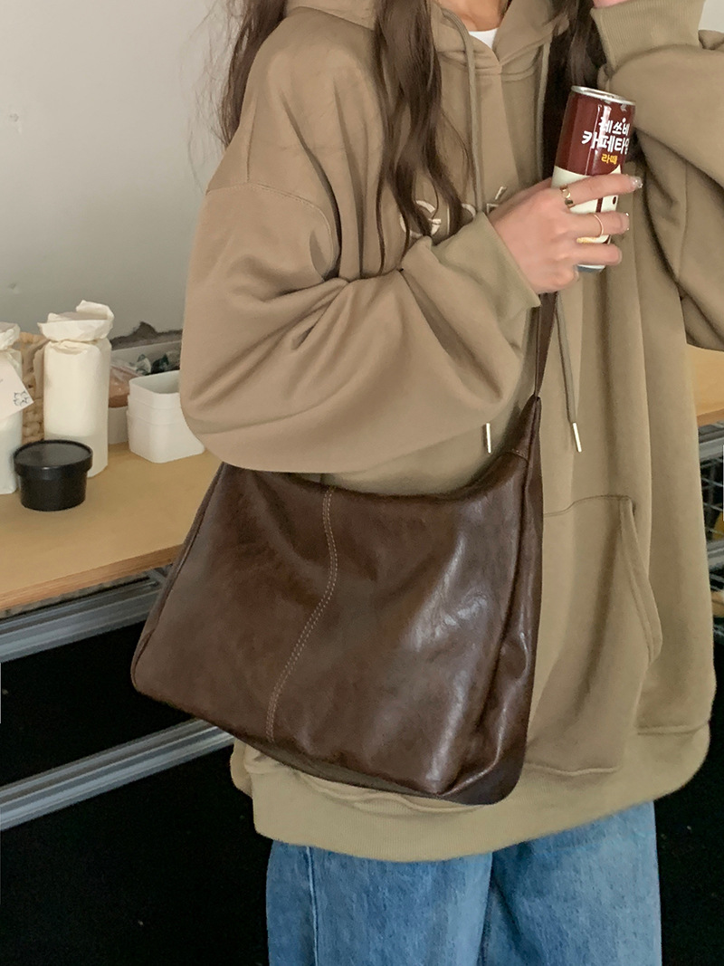 Women Bags 2026 Trends - 2026년 가을, 마이야르 스타일의 빈티지 토트백,